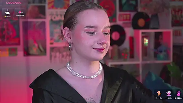 Snapshot of AdeleLoomis chatting on December 2024 11:24:01 PM AdeleLoomis online show from December 2024 11:24:01 PM