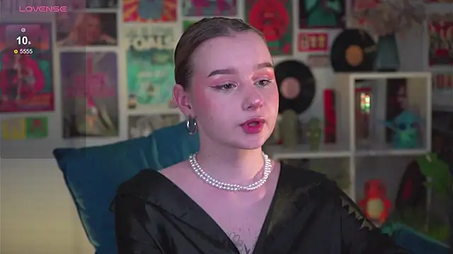 Snapshot of AdeleLoomis chatting on December 2024 02:28:01 AM AdeleLoomis online show from December 2024 02:28:01 AM