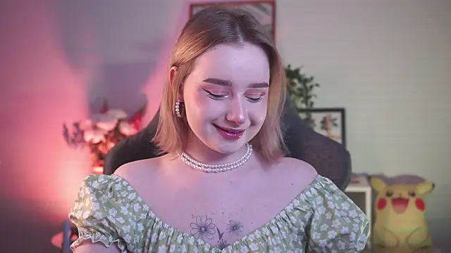 Snapshot of AdeleLoomis chatting on December 2024 05:19:02 PM AdeleLoomis online show from December 2024 05:19:02 PM