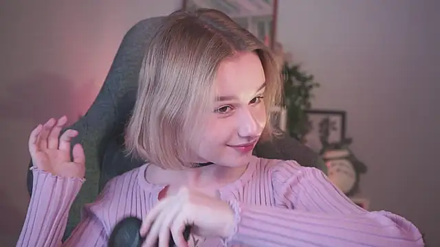 Snapshot of AdeleLoomis chatting on January 2025 08:39:02 PM AdeleLoomis online show from January 2025 08:39:02 PM