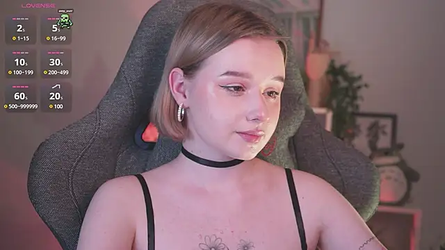 Snapshot of AdeleLoomis chatting on January 2025 11:41:01 PM AdeleLoomis online show from January 2025 11:41:01 PM