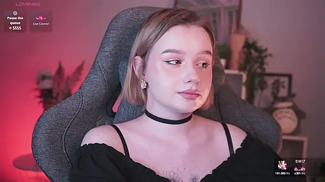 Snapshot of AdeleLoomis chatting on January 2025 09:26:02 PM AdeleLoomis online show from January 2025 09:26:02 PM