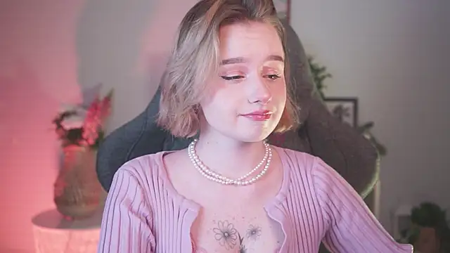 Snapshot of AdeleLoomis chatting on January 2025 08:15:01 PM AdeleLoomis online show from January 2025 08:15:01 PM