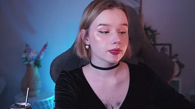 Snapshot of AdeleLoomis chatting on January 2025 07:43:01 PM AdeleLoomis online show from January 2025 07:43:01 PM