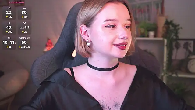 Snapshot of AdeleLoomis chatting on January 2025 11:30:01 PM AdeleLoomis online show from January 2025 11:30:01 PM