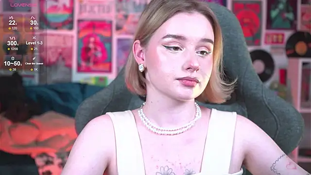 Snapshot of AdeleLoomis chatting on January 2025 11:39:02 PM AdeleLoomis online show from January 2025 11:39:02 PM