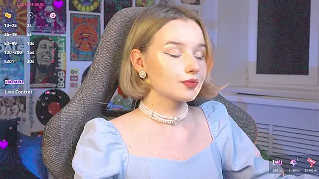 Snapshot of AdeleLoomis chatting on January 2025 08:26:01 PM AdeleLoomis online show from January 2025 08:26:01 PM