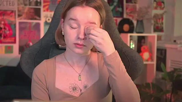 Snapshot of AdeleLoomis chatting on January 2025 08:22:02 PM AdeleLoomis online show from January 2025 08:22:02 PM