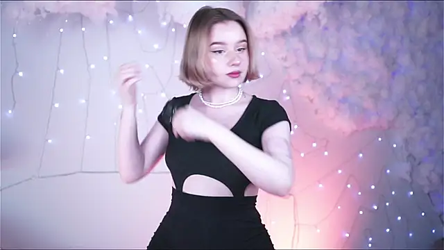 Snapshot of AdeleLoomis chatting on February 2025 05:18:02 PM AdeleLoomis online show from February 2025 05:18:02 PM