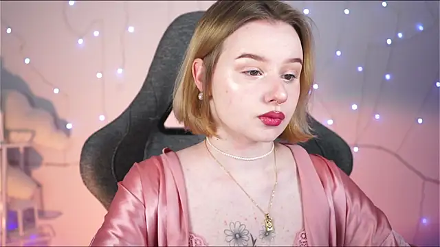 Snapshot of AdeleLoomis chatting on February 2025 02:14:01 AM AdeleLoomis online show from February 2025 02:14:01 AM