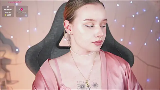 Snapshot of AdeleLoomis chatting on February 2025 08:48:02 AM AdeleLoomis online show from February 2025 08:48:02 AM