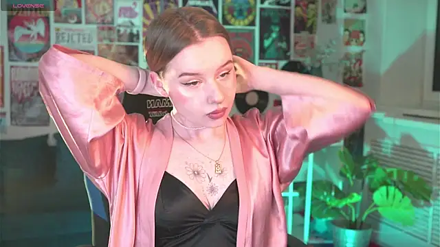 Snapshot of AdeleLoomis chatting on February 2025 02:21:01 AM AdeleLoomis online show from February 2025 02:21:01 AM