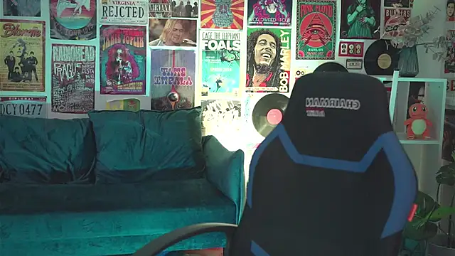 Snapshot of AdeleLoomis chatting on March 2025 02:06:02 AM AdeleLoomis online show from March 2025 02:06:02 AM