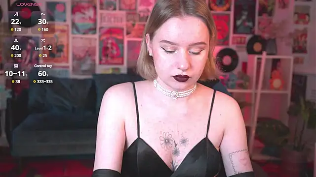 Snapshot of AdeleLoomis chatting on March 2025 02:14:02 AM AdeleLoomis online show from March 2025 02:14:02 AM