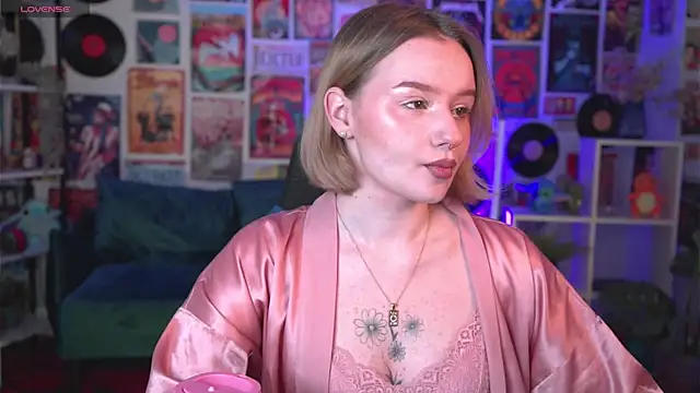 Snapshot of AdeleLoomis chatting on March 2025 02:19:02 AM AdeleLoomis online show from March 2025 02:19:02 AM