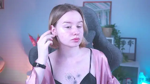 Snapshot of AdeleLoomis chatting on March 2025 02:07:02 AM AdeleLoomis online show from March 2025 02:07:02 AM