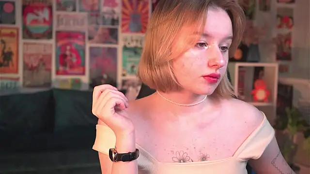 Snapshot of AdeleLoomis chatting on March 2025 02:28:02 AM AdeleLoomis online show from March 2025 02:28:02 AM