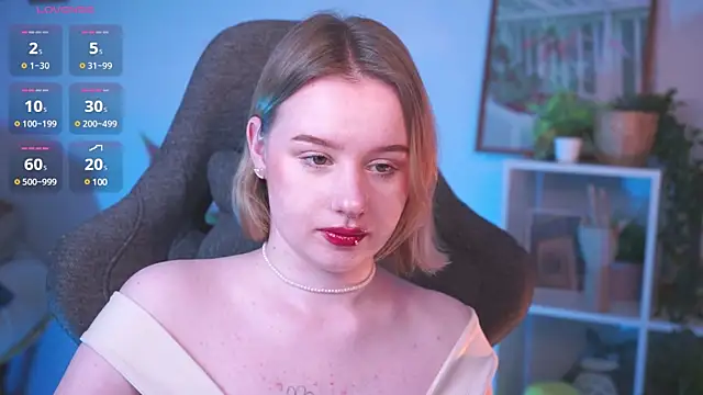 Snapshot of AdeleLoomis chatting on March 2025 05:38:02 AM AdeleLoomis online show from March 2025 05:38:02 AM