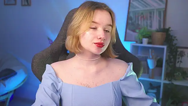 Snapshot of AdeleLoomis chatting on March 2025 02:09:02 AM AdeleLoomis online show from March 2025 02:09:02 AM