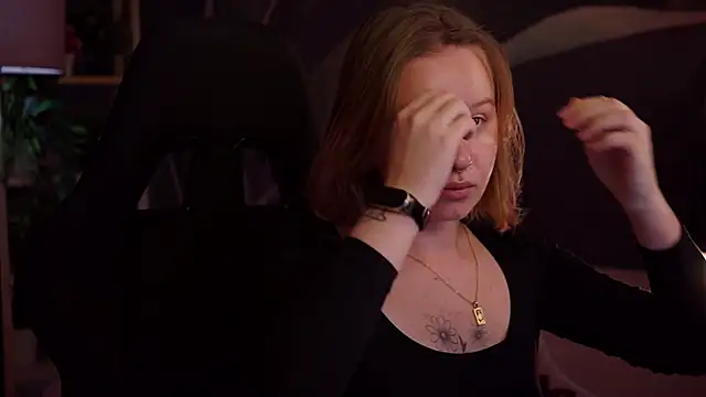 Snapshot of AdeleLoomis chatting on September 2025 02:13:02 AM AdeleLoomis online show from September 2025 02:13:02 AM