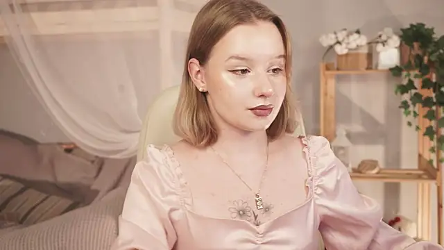 Snapshot of AdeleLoomis chatting on September 2025 04:45:01 PM AdeleLoomis online show from September 2025 04:45:01 PM