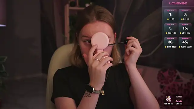 Snapshot of AdeleLoomis chatting on October 2025 02:20:01 AM AdeleLoomis online show from October 2025 02:20:01 AM