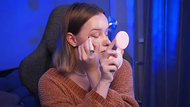 Snapshot of AdeleLoomis chatting on October 2025 02:23:02 AM AdeleLoomis online show from October 2025 02:23:02 AM