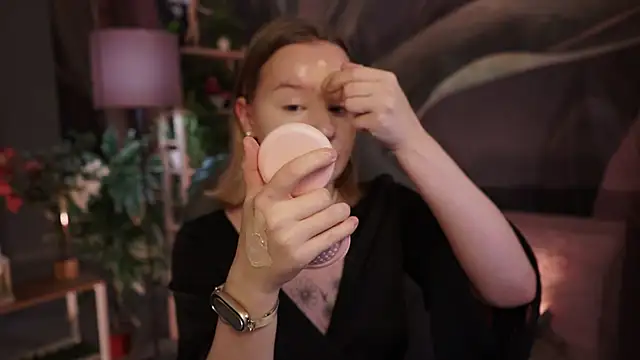 Snapshot of AdeleLoomis chatting on October 2025 01:55:02 AM AdeleLoomis online show from October 2025 01:55:02 AM