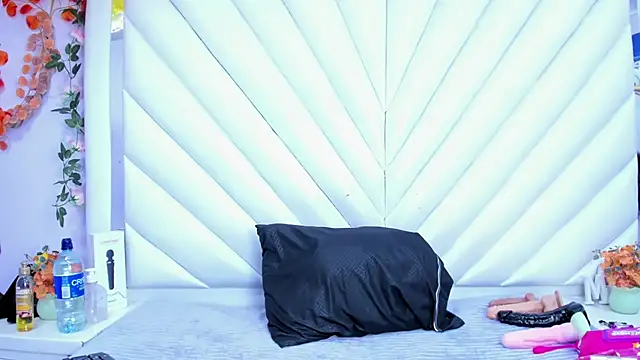 Snapshot of SalmaSantos chatting on March 2026 02:46:01 AM SalmaSantos online show from March 2026 02:46:01 AM