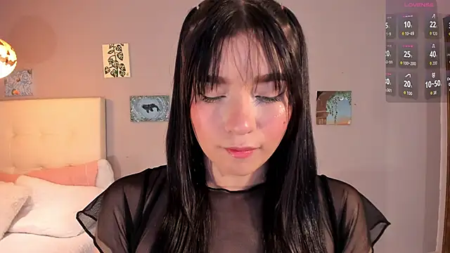 Maia W10 online show from April 2026 12:21:01 PM