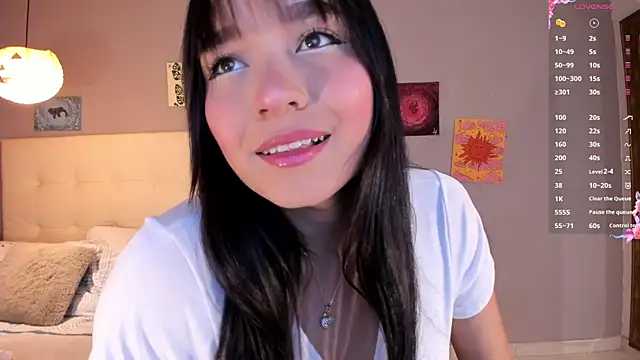 Maia W10 online show from June 2026 12:33:02 PM