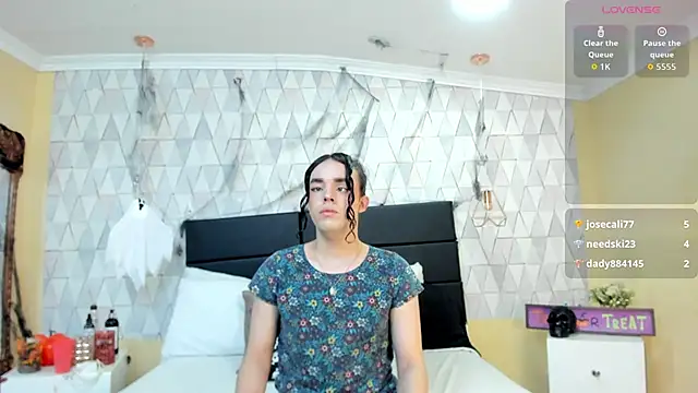 JustinePerry online show from October 2025 03:32:02 AM