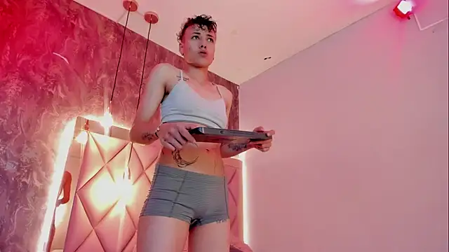 Snapshot of megan_100 chatting on April 2026 07:07:01 PM megan 100 online show from April 2026 07:07:01 PM