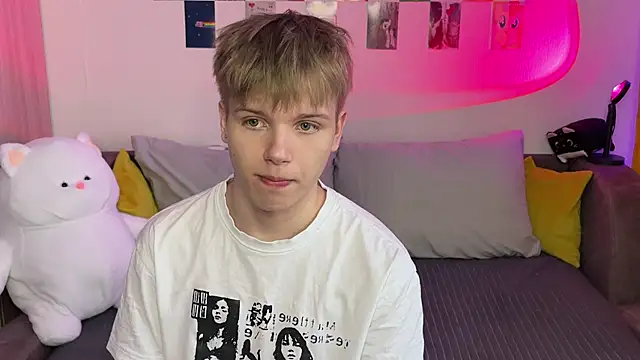 Snapshot of metratok chatting on April 2026 04:36:02 PM metratok online show from April 2026 04:36:02 PM