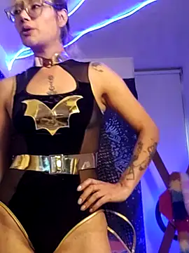 Snapshot of 911Calling chatting on October 2025 10:00:01 PM 911Calling online show from October 2025 10:00:01 PM