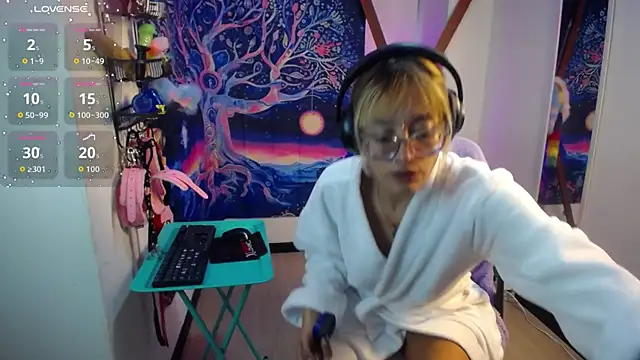 Snapshot of 911Calling chatting on November 2025 08:31:01 PM 911Calling online show from November 2025 08:31:01 PM