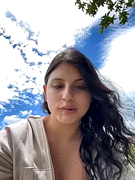 Snapshot of Luu_Princess chatting on October 2025 05:11:02 PM Luu Princess online show from October 2025 05:11:02 PM