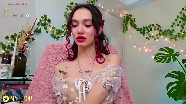 Snapshot of MyLou_ chatting on December 2024 04:18:01 PM MyLou  online show from December 2024 04:18:01 PM