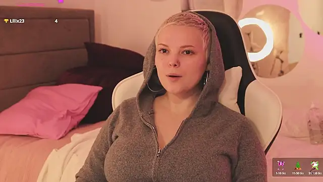 LikaBerry1 online show from January 2026 12:32:02 PM