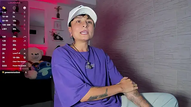 ZuryRamirez  online show from September 2025 08:24:01 PM