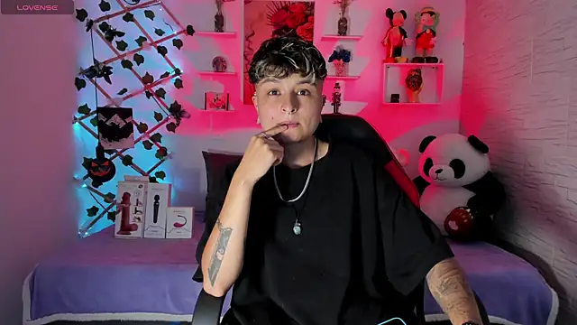 ZuryRamirez  online show from November 2025 10:32:02 PM