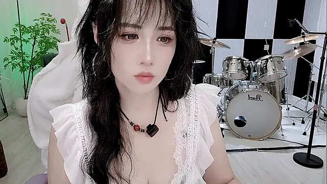 Vaness-a online show from October 2025 04:26:02 PM