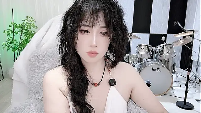 Vaness-a online show from October 2025 03:23:02 PM