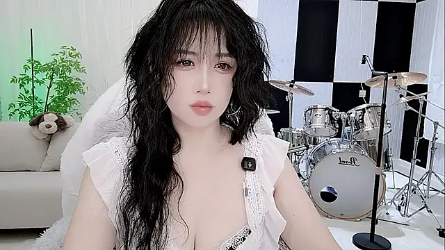 Vaness-a online show from October 2025 07:59:01 PM