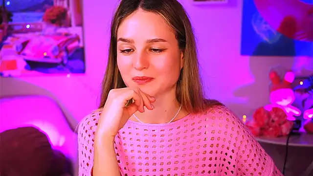 Snapshot of DeboraLarson chatting on January 2025 02:31:02 PM DeboraLarson online show from January 2025 02:31:02 PM