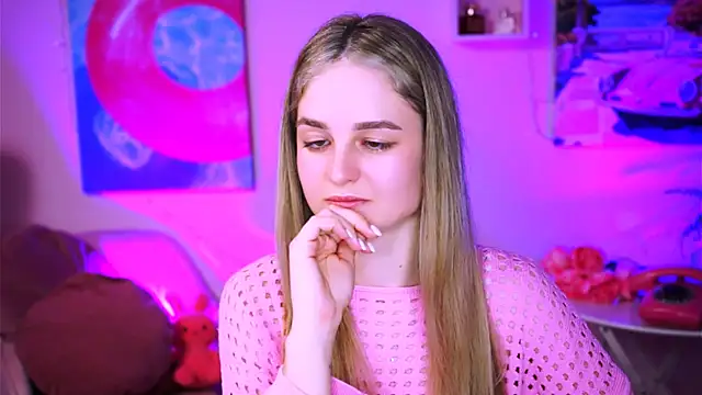 Snapshot of DeboraLarson chatting on March 2025 07:38:01 PM DeboraLarson online show from March 2025 07:38:01 PM