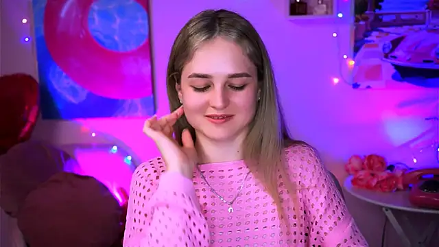 Snapshot of DeboraLarson chatting on March 2025 10:43:02 PM DeboraLarson online show from March 2025 10:43:02 PM