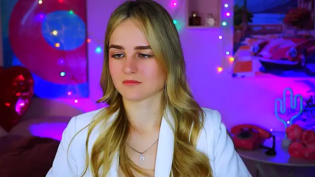 Snapshot of DeboraLarson chatting on March 2025 03:47:01 AM DeboraLarson online show from March 2025 03:47:01 AM