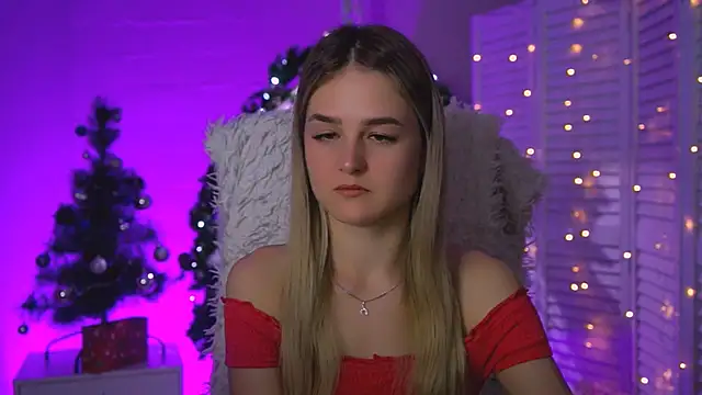 Snapshot of DeboraLarson chatting on December 2025 03:13:01 AM DeboraLarson online show from December 2025 03:13:01 AM