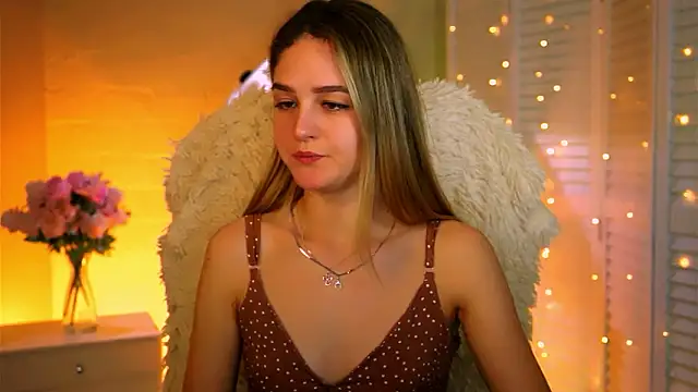 Snapshot of DeboraLarson chatting on February 2026 03:38:02 AM DeboraLarson online show from February 2026 03:38:02 AM